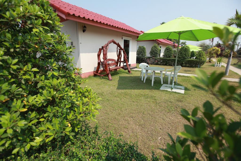 Moon River Resort Ubon Ratchathani Exterior photo