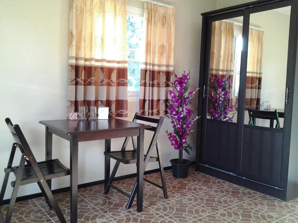 Moon River Resort Ubon Ratchathani Room photo