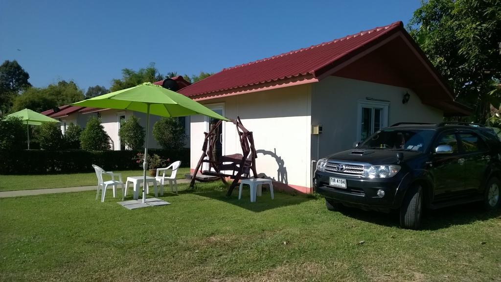 Moon River Resort Ubon Ratchathani Exterior photo